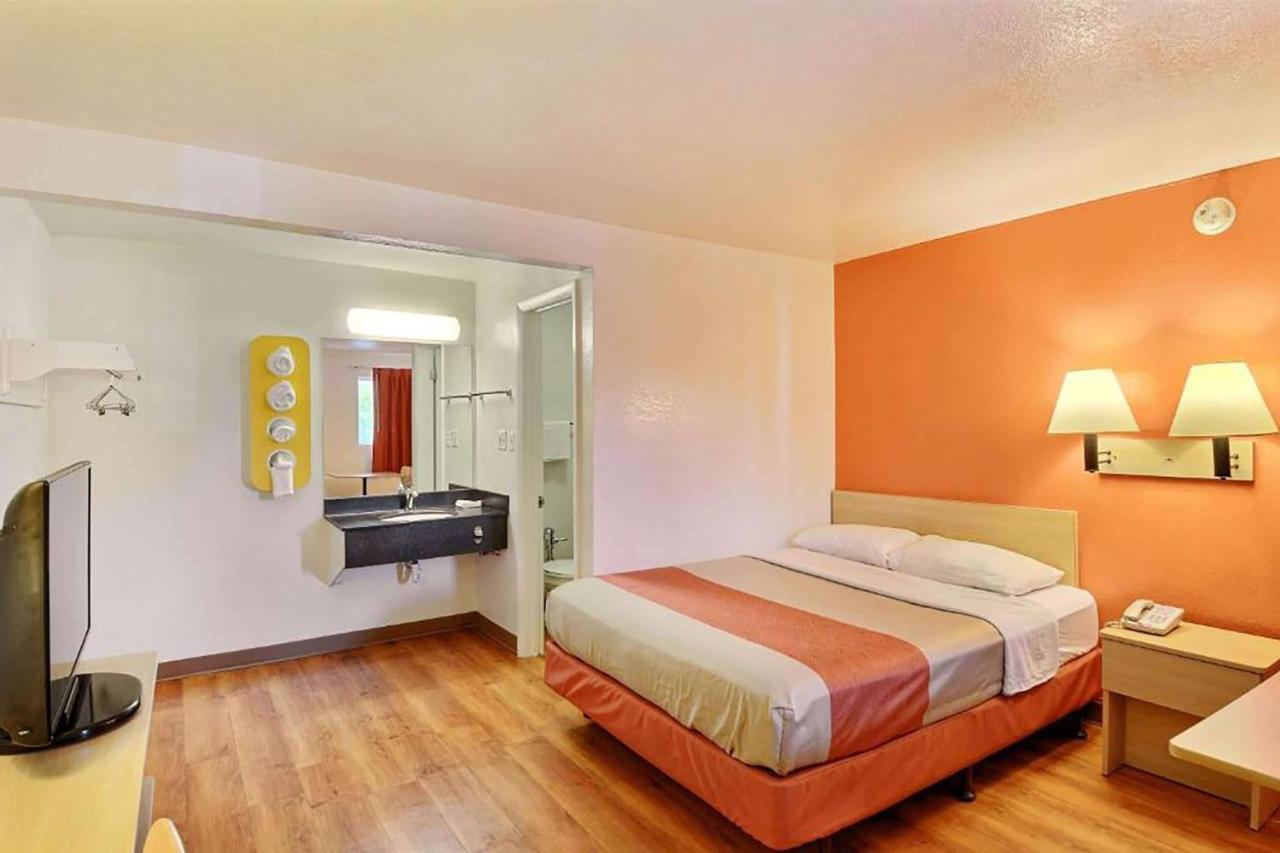 Travelodge By Wyndham Brattleboro Vt Eksteriør bilde