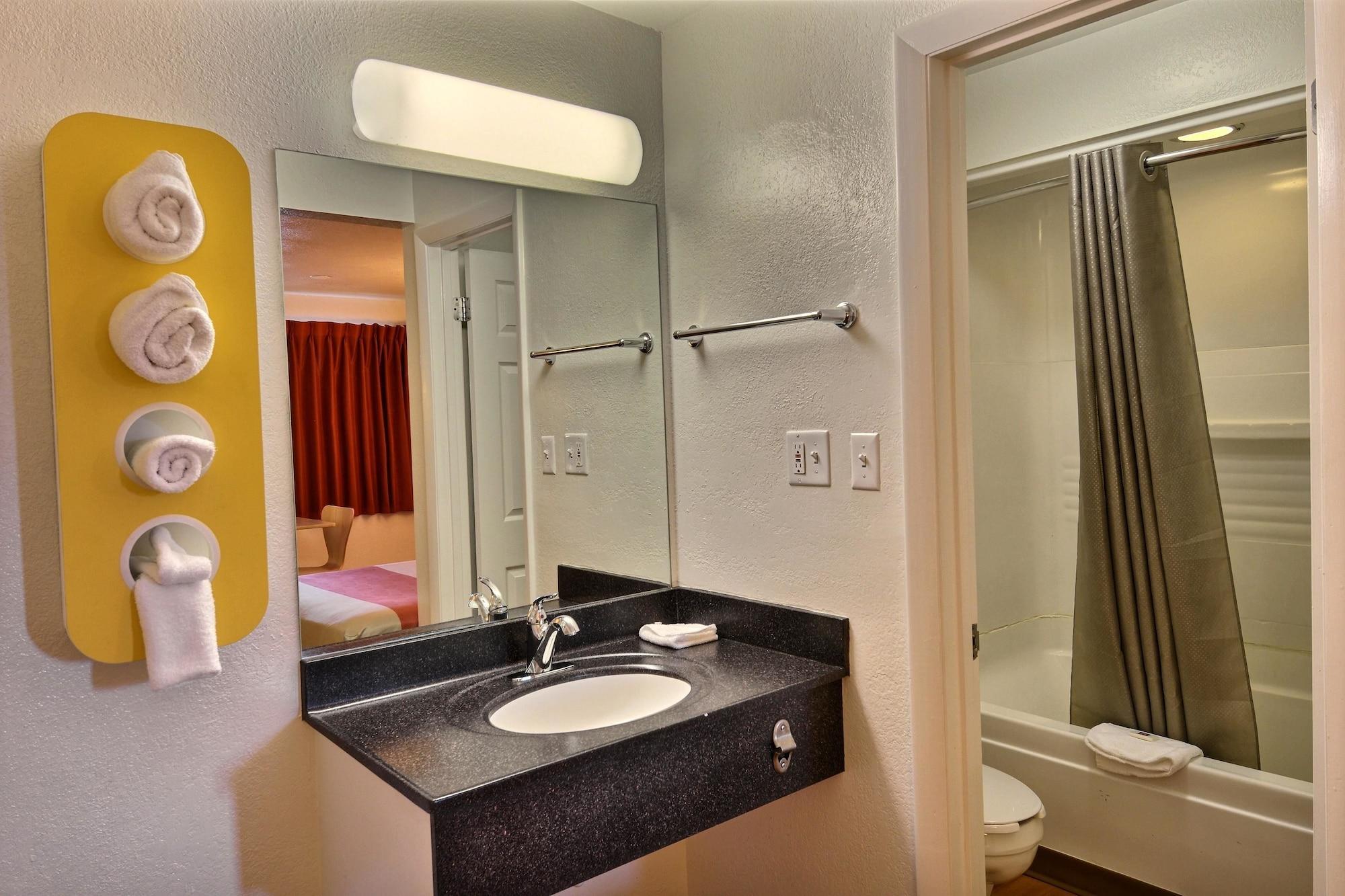 Travelodge By Wyndham Brattleboro Vt Eksteriør bilde